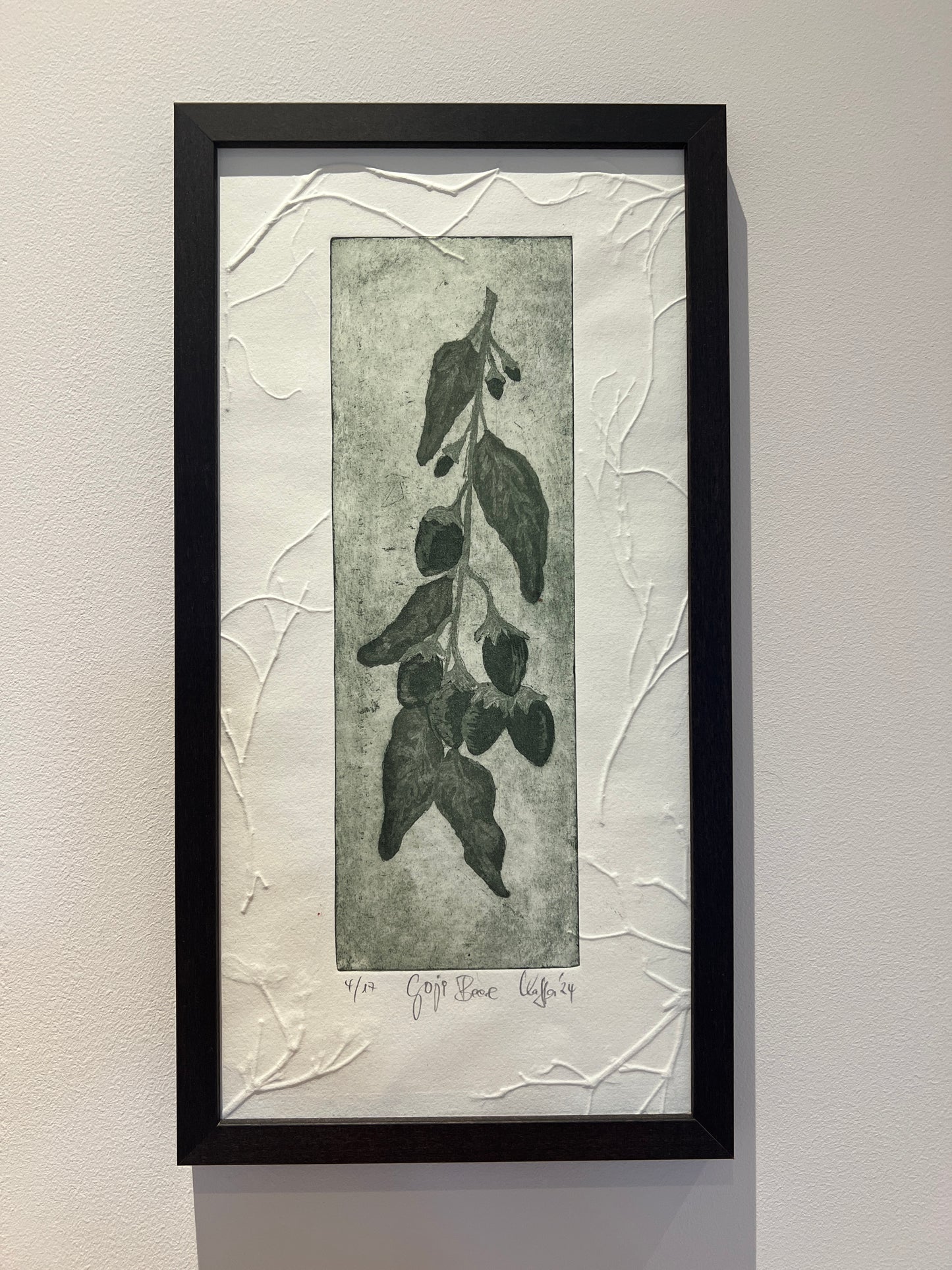 GOJI BERRY Originaldruckgrafik Radierung Aquatinta mit Prägung im Rahmen 20x40 cm