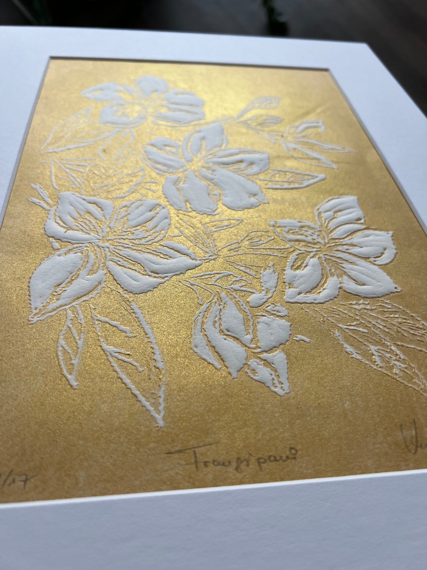 x FRANGIPANI Originaldruckgrafik Gold-Reliefdruck im Passepartout 30x40 cm