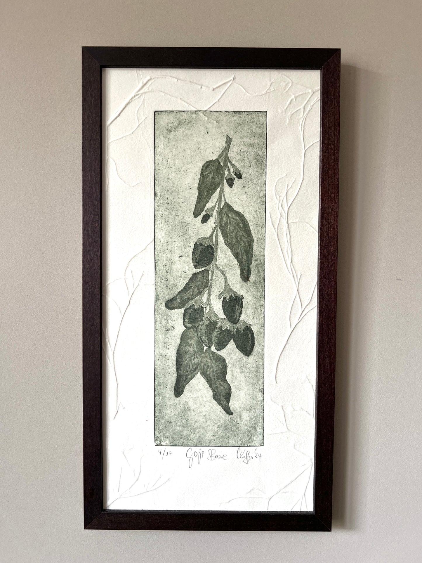 GOJI BERRY Originaldruckgrafik Radierung Aquatinta mit Prägung im Rahmen 20x40 cm