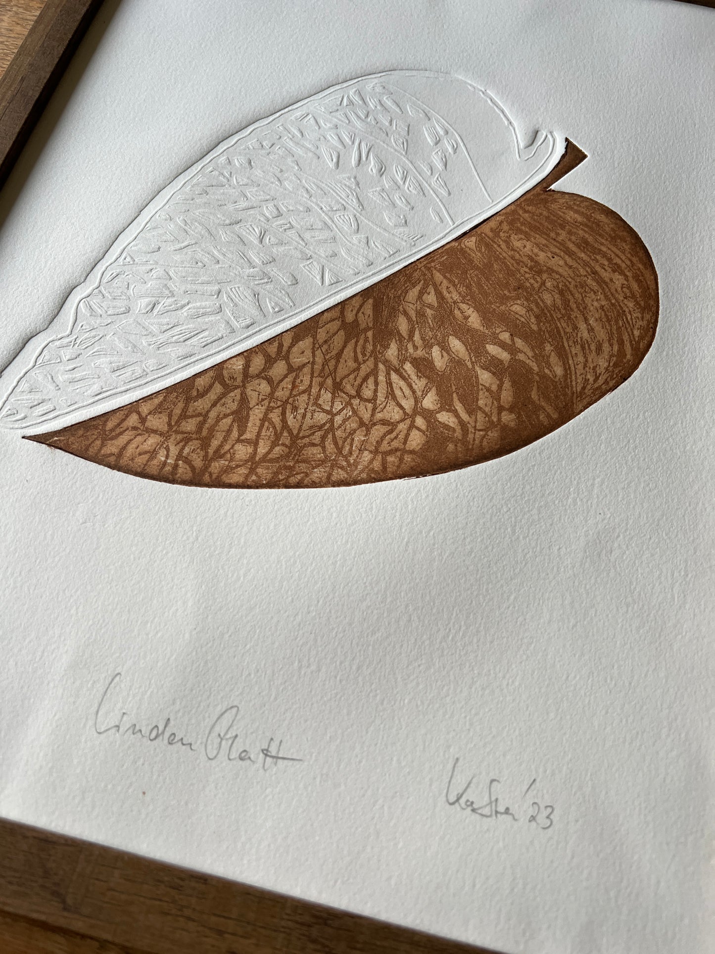 LINDENBLATT Originaldruckgrafik Radierung mit Prägung im Rahmen 30x40 cm