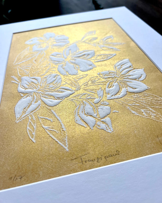 x FRANGIPANI Originaldruckgrafik Gold-Reliefdruck im Passepartout 30x40 cm