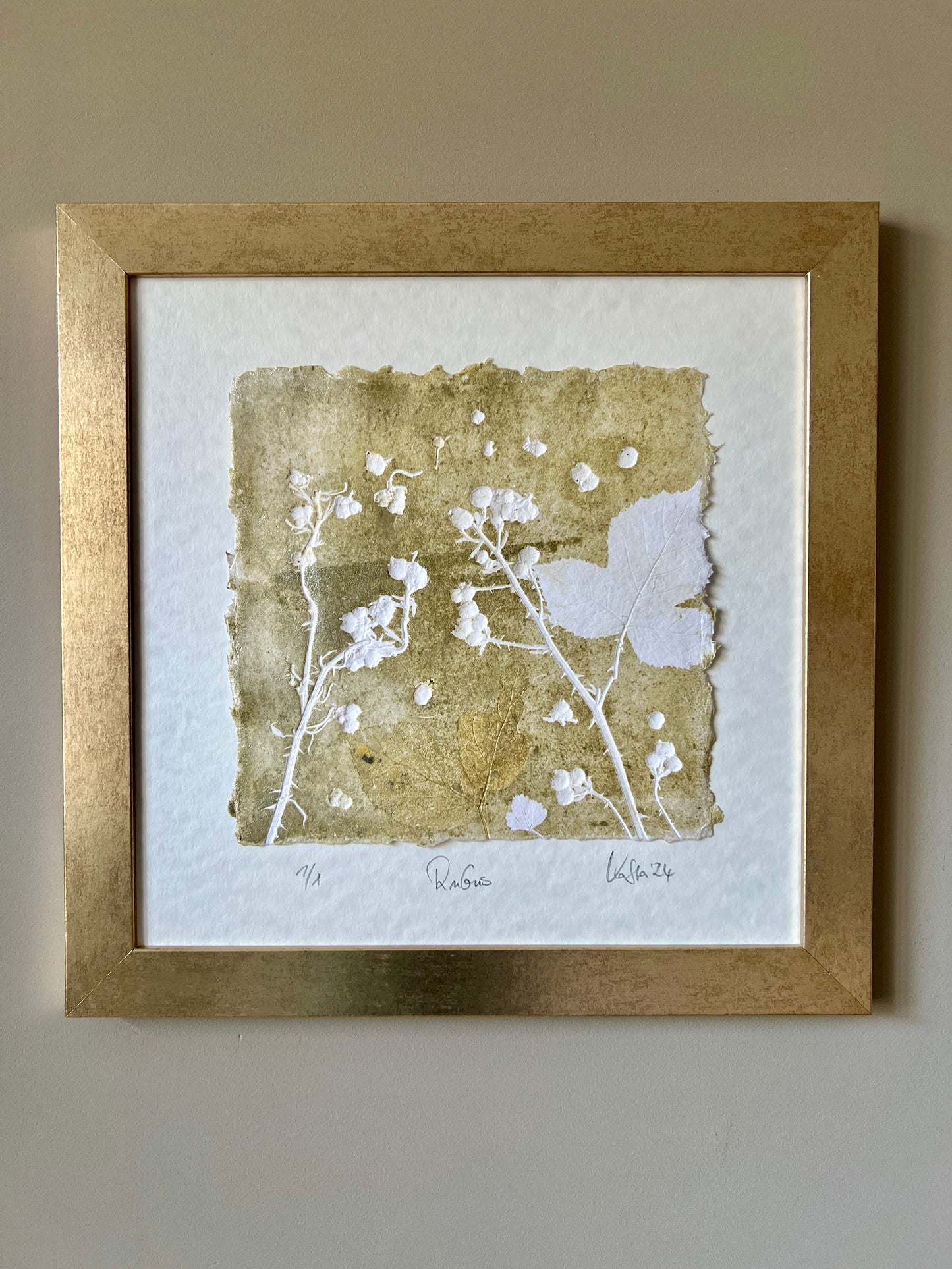 BLACKBERRY original print graphic monotype relief print in frame 30x30 cm matt gold