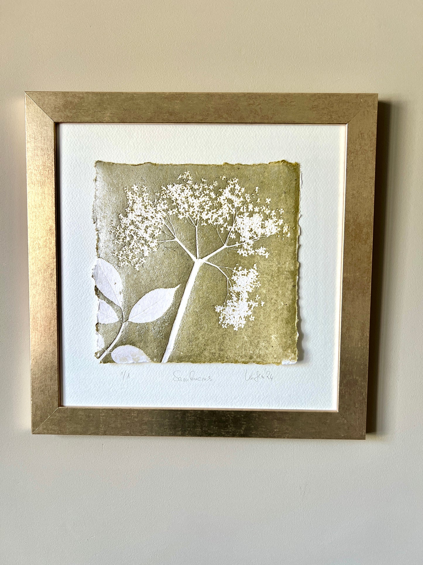 HOLUNDER original print graphic monotype relief print in frame 30x30 cm matt gold