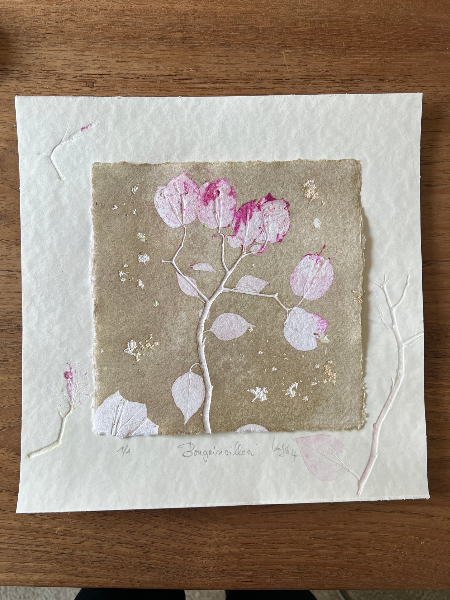 BOUGAINVILLEA Originaldruckgrafik Monotypie Reliefdruck 30x30 cm im Rahmen mattgold