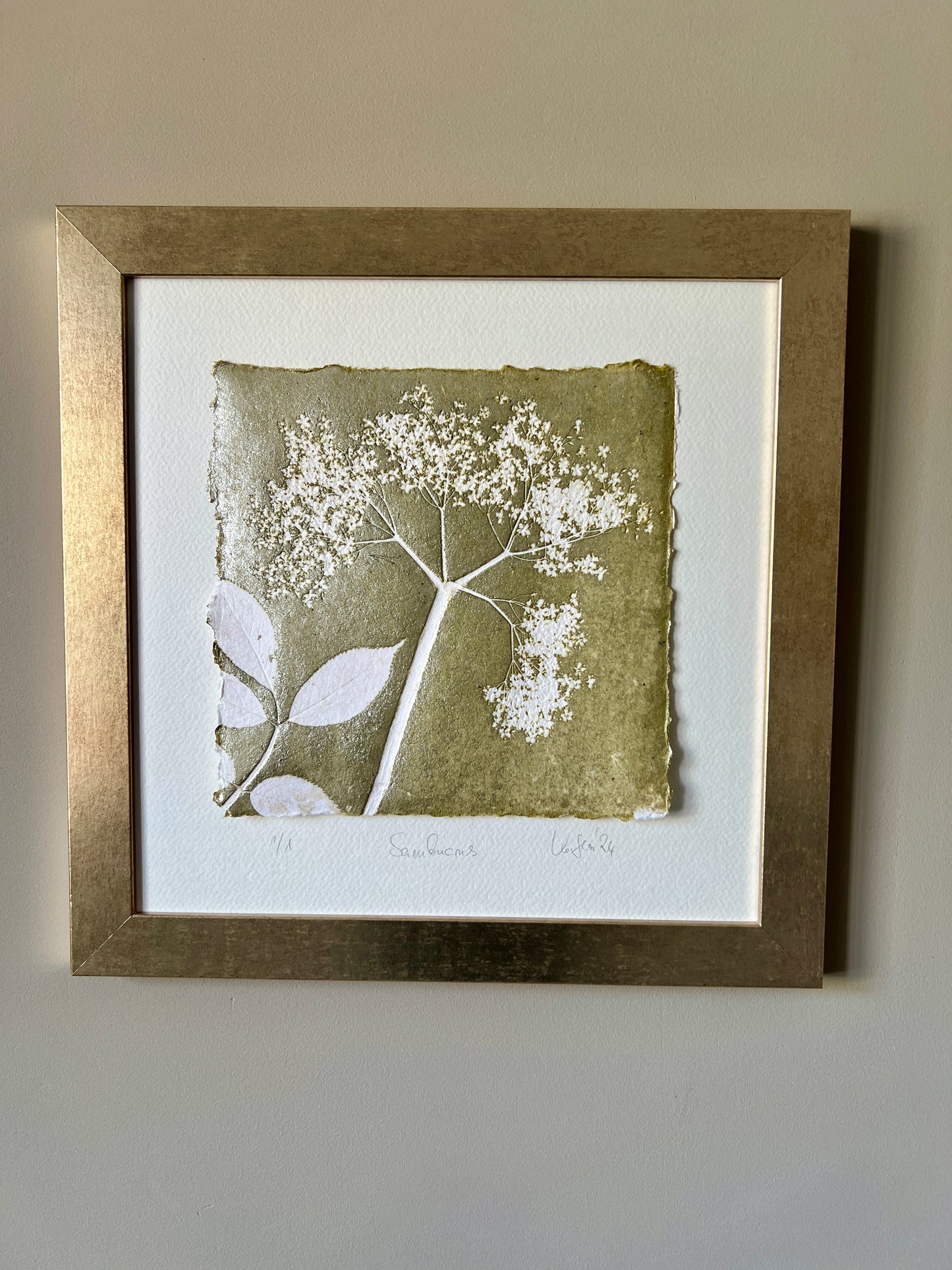 HOLUNDER original print graphic monotype relief print in frame 30x30 cm matt gold