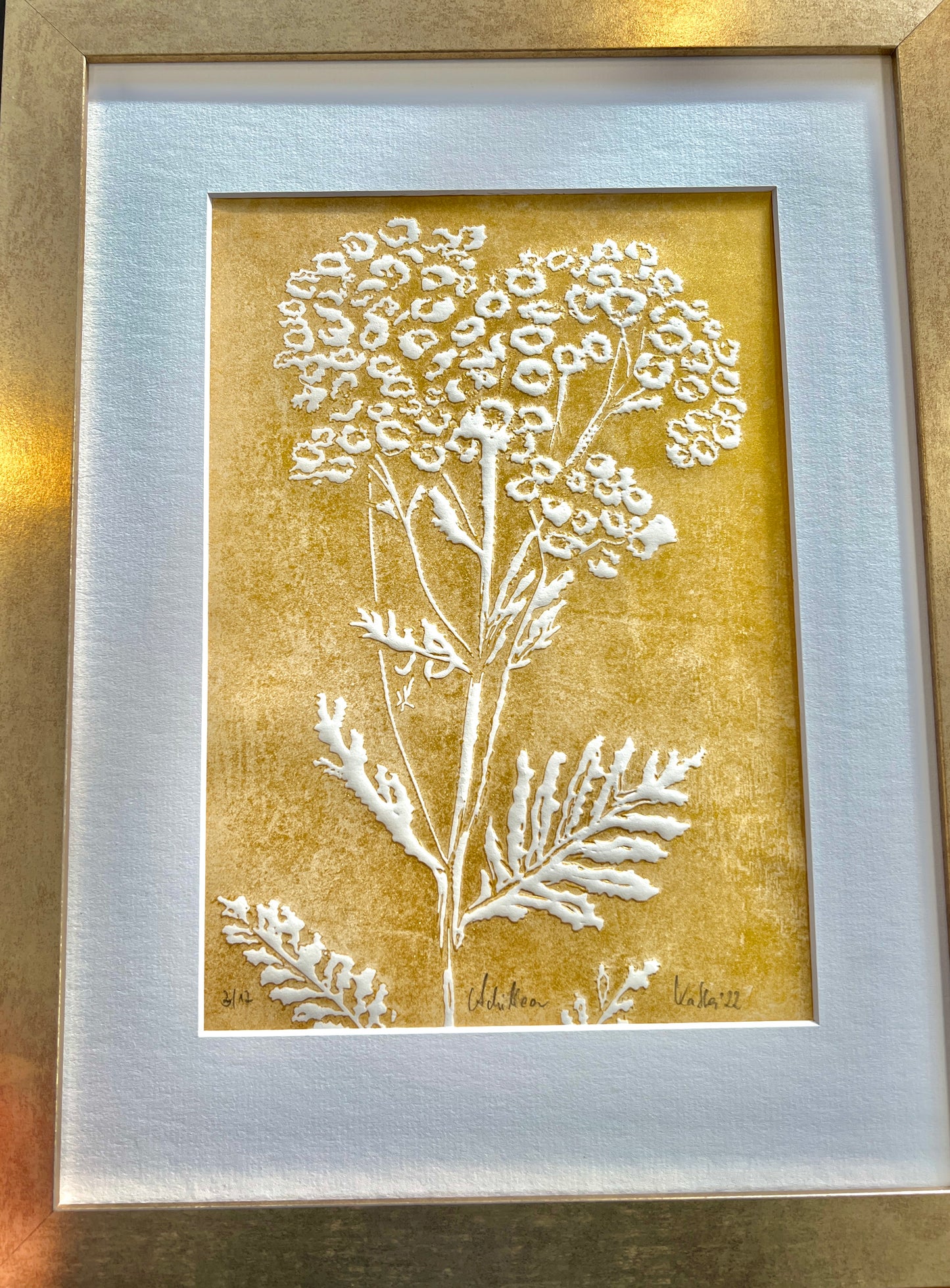 x Yarrow original print graphic gold relief print in passe-partout 30x40 cm